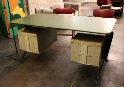 Arco Desk