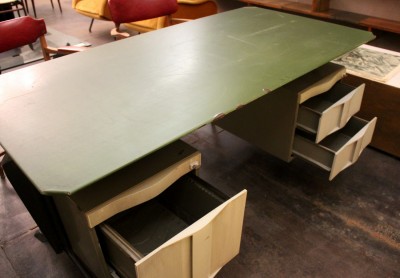 Arco Desk